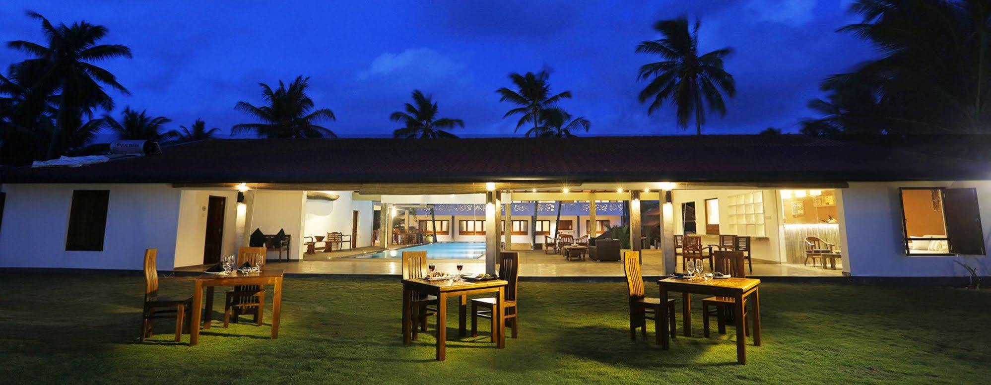 The Beach Boutique Uswetakeiyawa Exterior photo